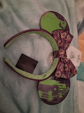 Disney Parks Exclusive 2025 Oogie Boogie Bash Glow In The Dark Minnie Ears NWT